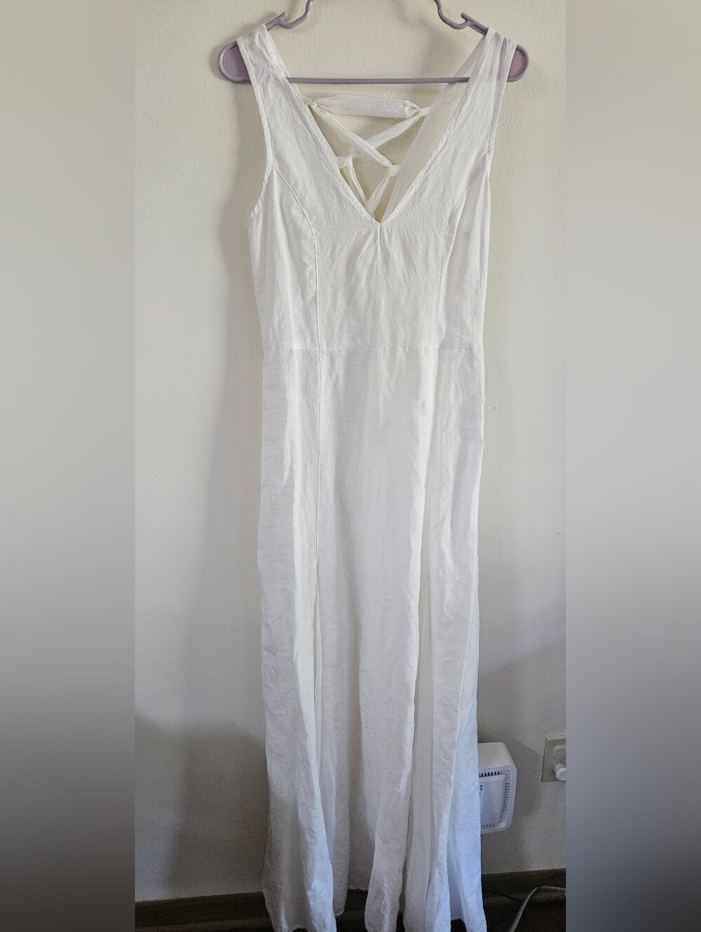 120 Lino White V-Neck Maxi Dress with Vertical Seams. Linen And Silk. Wedding